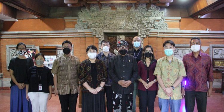 Bertemu Konjen Jepang dan Media Jepang, Wagub Cok Ace Jelaskan Kondisi Terkini Bali