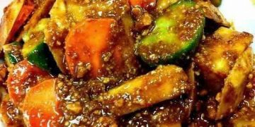 Hobi Makan Rujak, Berikut Manfaat Rujak Bagi Kesehatan Tubuh