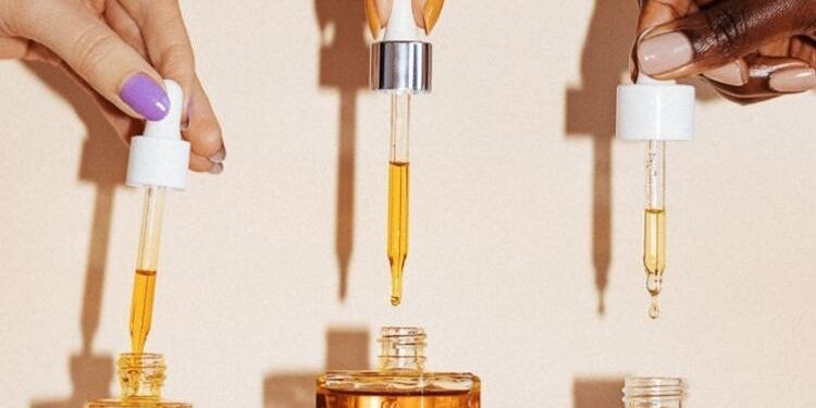 Miliki Kulit Wajah Kering, Berikut Jenis Face Oil Yang Bisa Kalian Gunakan