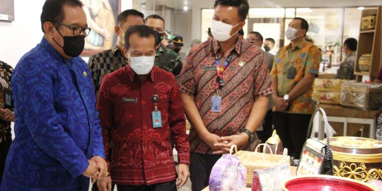 Buka Pemutaran Film dan Pameran Seni ANTRABEZ , Wagub Cok Ace Harap Makin Banyak Ruang Kreativitas Bagi Warga Binaan