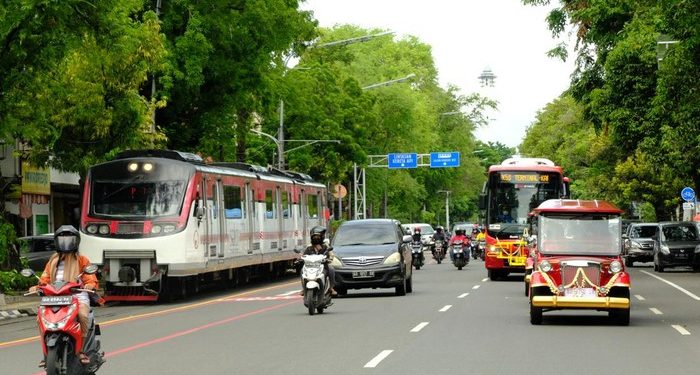 Mobil Listrik Wisata Tetap Beroperasi, Gibran Siap Tanggung Jawab
