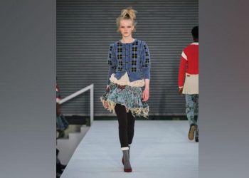 Karya Desainer Baru yang Curi Perhatian di London Fashion Week 2022