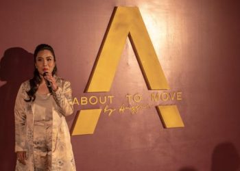 Natasha Dewanti Kepincut Koleksi Label Fashion About To Move by Anggun