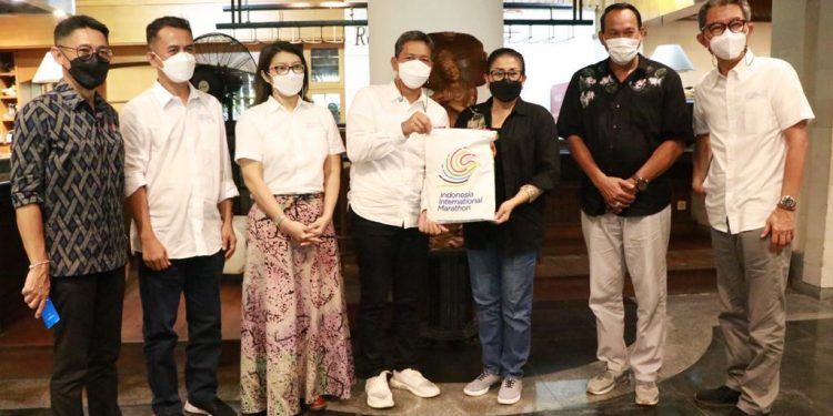 Ny.Putri Koster Terima Audiensi Ketua Panitia Indonesia International Marathon 2022