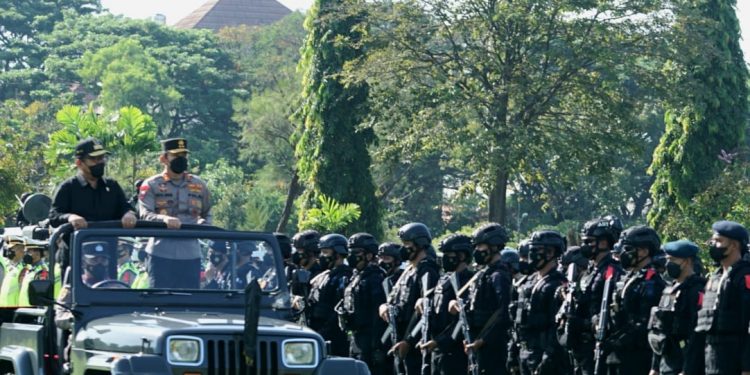 Wagub Cok Ace Bersama Dengan Kapolda Bali Pimpin Apel Gelar Pasukan Operasi “Ketupat-2022”