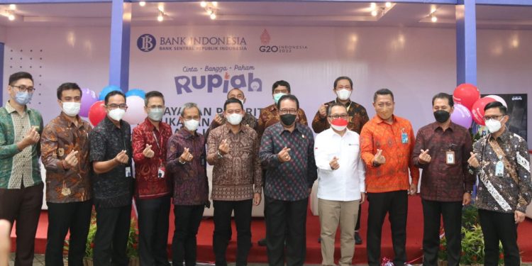 Wagub Cok Ace Buka Layanan Kas Keliling Bersama Bank Indonesia dan Perbankan