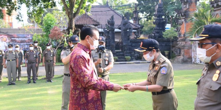Sekda Bali Bangga Satuan Polisi Pamong Praja Provinsi Bali Mampu  Memberdayakan Pejabat Fungsional di Masa Transformasi Struktural ke Fungsional