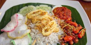 Nasi Gurih Daun Jeruk yang Sedap dan Aromatik