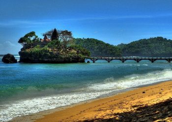 Pantai Timang, Tempat Wisata di Yogyakarta yang Menguji Adrenalin