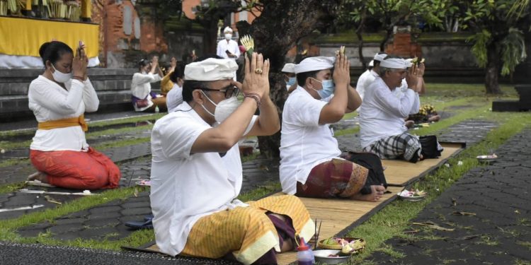 Mengenal Makna Perayaan Sabuh Mas Bagi Umat Hindu