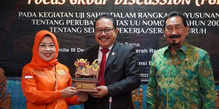 Wagub Cok Ace Hadiri FGD Uji Sahih RUU Serikat Pekerja/Serikat Buruh