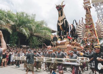 Kenali Makna Lembu dalam Upacara Ngaben di Bali