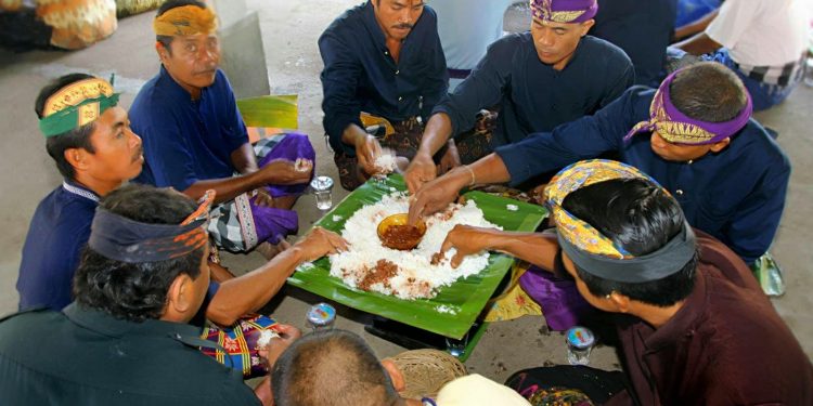 Tradisi Megibung, Warisan Leluhur yang Harus Dilestarikan