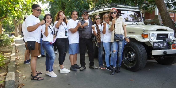 Wagub Cok Ace Ajak Penggemar Mobil Tua Sepakat Perangi Narkoba