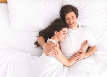 5 Cara Tahan Lama di Ranjang Secara Alami