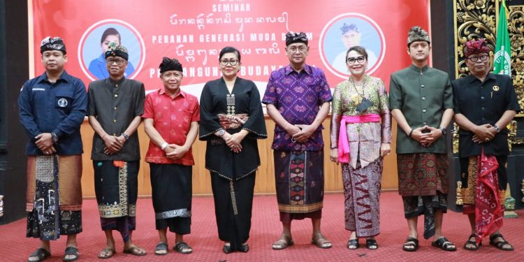 Ketua TP PKK Bali Hadir Sebagai Narasumber Dalam Seminar “Peranan Generasi Muda Dalam Pembangunan Budaya Bali”