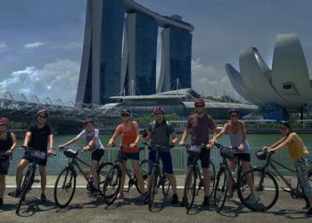 Cara Asyik Eksplor Singapura: Gowes Sepeda-Naik Vespa!