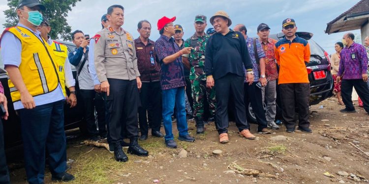 Gubernur Koste Tinjau Jalur Utama Gilimanuk Yang Ambruk & Jalur Di Buka Sore Ini