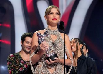 Taylor Swift Resmi Rilis Album Midnights di Layanan Streaming