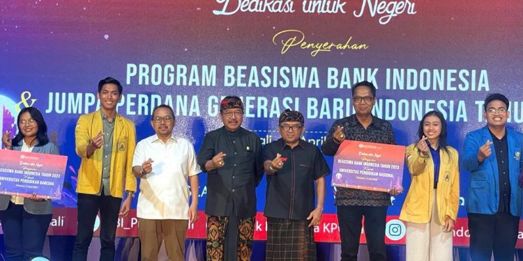 Wagub Cok Ace Ajak Para Penerima Beasiswa BI Kelak Membangun Indonesia Khususnya Bali