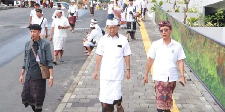 Gubernur Koster Lakukan Sidak Pelayanan Dikawasan Suci Besakih