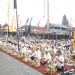 Hadiri Penyineban Ngusaba Purnama Kedasa Pura Ulun Danu Batur, Wagub Cok Ace Ajak Krama Bali Mulat Sarira dan Tetap Jaga Persatuan