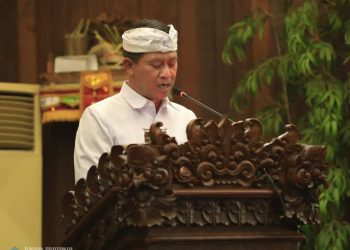 Bupati Suwirta Hadiri Rapat Paripurna I