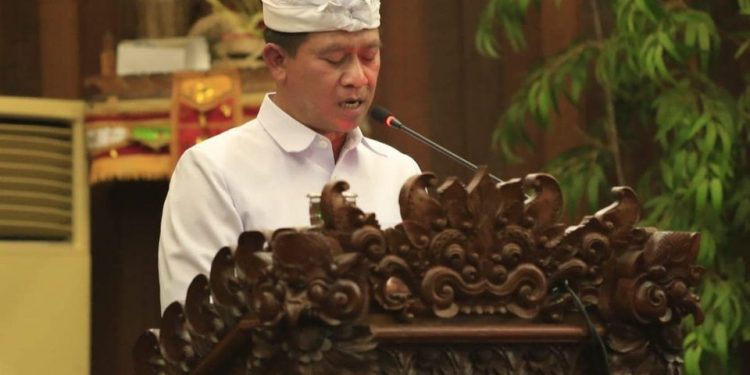 Bupati Suwirta Hadiri Rapat Paripurna I