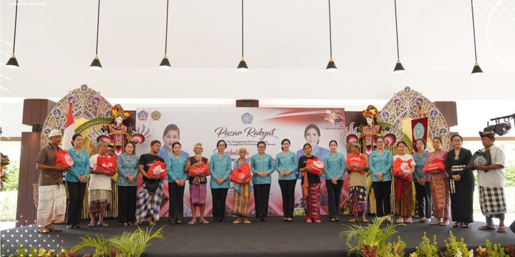 Bantu Masyarakat, PKK Kembali Gelar Pasar  Rakyat