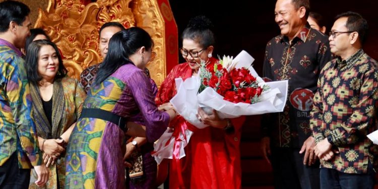 Ny. Putri Koster Menutup Pameran IKM Bali Bangkit Tahap 2 Tahun 2023