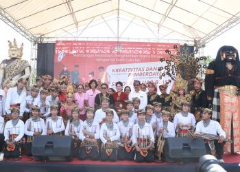 Buka Kreativitas dan Pemberdayaan SLB, Ny. Putri Koster Dorong Penyandang Disabilitas Asah Talenta dan Keterampilan
