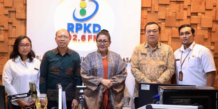 Aktif Gandeng Kelompok Ahli, Ketua TP PKK Provinsi Bali Ny. Putri Koster Sosialisasikan Pembangunan Bali Harmonis Dengan Alam.