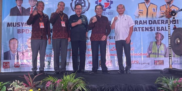 Buka Musda GAPENSI dan GATENSI Bali, Wagub Cok Ace Pinta Proyek Konstruksi Libatkan Kontraktor Lokal