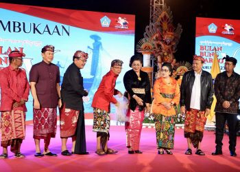 Ribuan Masyarakat Bersama Gubernur Koster Antusias Ikuti Pembukaan Bulan Bung Karno Provinsi Bali ke – 5