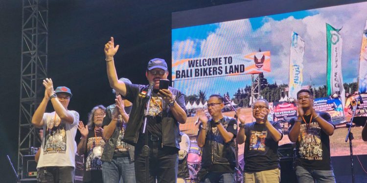 Wagub Cok Ace Apresiasi Kegiatan Sosial Republik Silver Head Harley Davidson Serangkaian Hari Jadinya Yang Ke-4