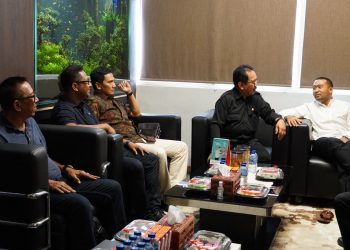 Kunjungan Kerja ke Sumbar, Wagub Cok Ace Disambut Wagub Audy Joinaldy