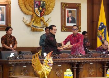 Wakili Gubernur Bali, Cok Ace Sampaikan Tanggapan terhadap Raperda Penanggulangan Bencana