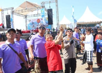 Ratusan Pelayang Lokal, Nasional dan International Apresiasi Gubernur Koster Melestarikan Mainan Layangan Tradisional Bali di BKIF 2023
