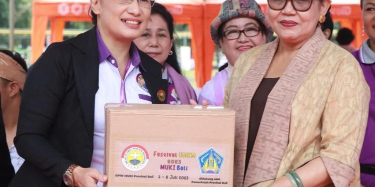 Ketua TP PKK Bali Menghadiri Festival UMKM 2023 MUKI Bali