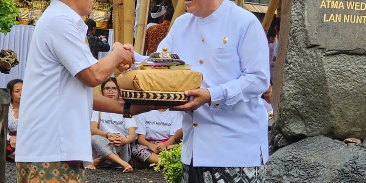 Wagub Cok Ace Apresiasi Gotong Royong Krama Dadia Arya Kanuruhan Selenggarakan Karya Pitra Yadnya