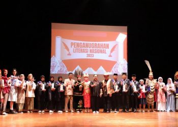 Bunda Literasi Ny. Putri Koster Hadiri Peluncuran Buku Bersama Tokoh Nasional