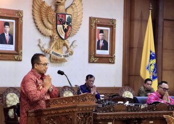 Pj. Gubernur Bali Sampaikan Jawaban Terhadap Pandangan Umum Fraksi atas Ranperda ABPD 2024 dan Ranperda Pajak Retribusi