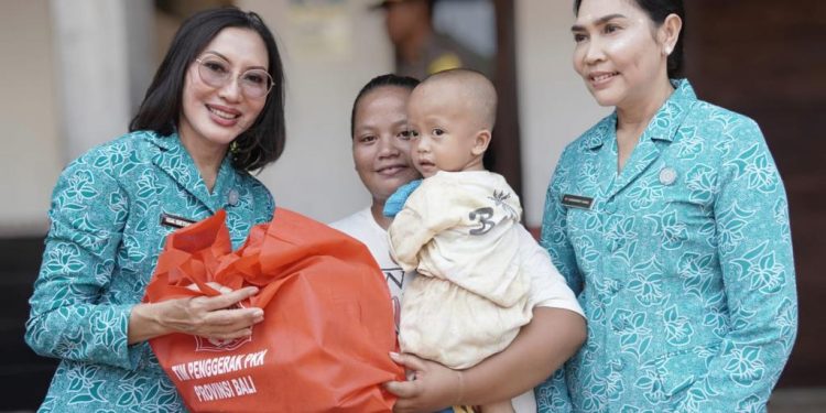 Kawal Balita Bebas Stunting, Penjabat Ketua TP PKK Bali Ny. drg. Ida Mahendra Jaya Sambangi Kabupaten Jembrana