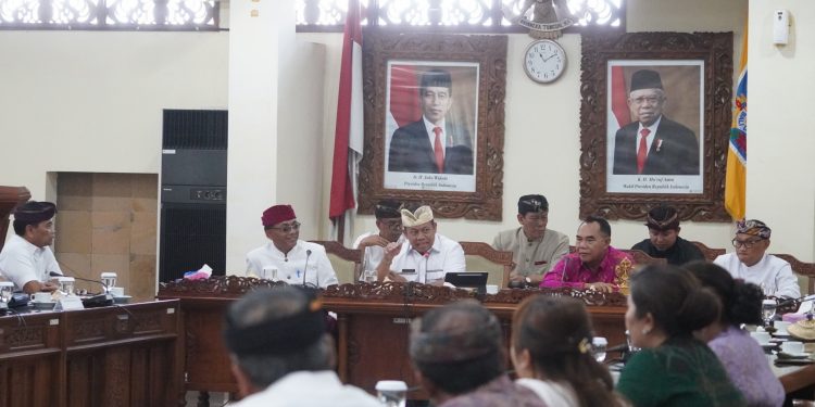 Ngopi Santai dengan DPRD, Pj. Gubernur Bali Paparkan Program Kerjanya Selama Satu Tahun ke Depan