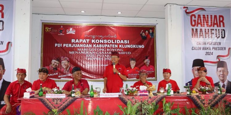 Wayan Koster Pimpin Konsolidasi PDI Perjuangan Kabupaten Klungkung