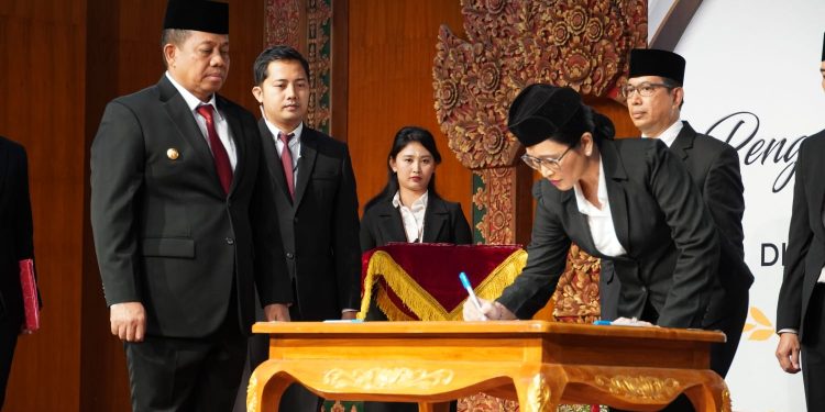 Pj. Gubernur Bali Lantik 4 Pejabat Pimpinan Tinggi Pratama Lingkungan Pemerintah Provinsi Bali