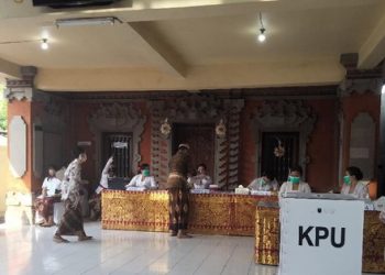 KPU Bali Mendorong Petugas KPPS Mengenakan Busana Adat Saat Pencoblosan