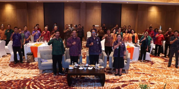 Sekda Dewa Made Indra Beri Motivasi, Fasilitasi dan Anggaran Agar Standar Pelayanan Pendidikan di Bali Naik Kelas