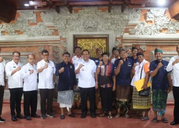 Pj. Gubernur Bali Mahendra Jaya Puji Semangat Ngrombo Sukseskan Karya Ida Bhatara Turun Kabeh Pura Agung Besakih