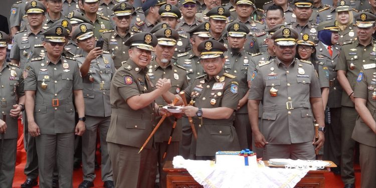 Bali Raih Dua Penghargaan Dalam HUT  ke-74 Satpol PP dan ke-62 Satlinmas di Padang